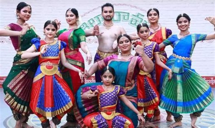 A Pioneer In Dance, Bridging Tradition And Innovation