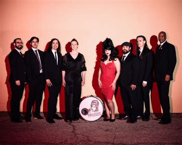 Celebrate The Legacy Of Amy Winehouse With A Delicious Tribute Cake