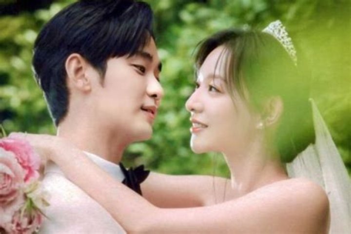 Dating Rumors Swirl: Kim Soo Hyun And Kim Ji Won Spark Romance Speculation
