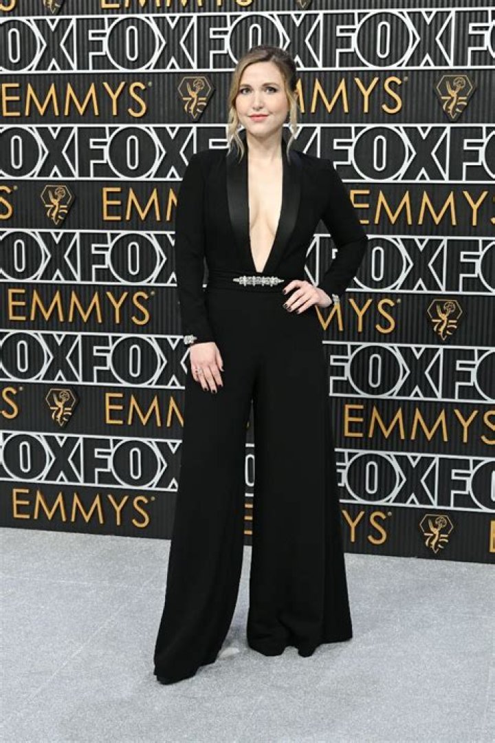 Delve Into Taylor Tomlinson's Net Worth: Surprising Revelations Unveiled