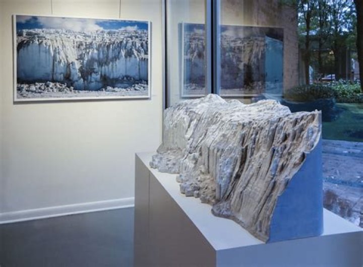 Discover The Impactful Art Of Helen Derechin In Minneapolis