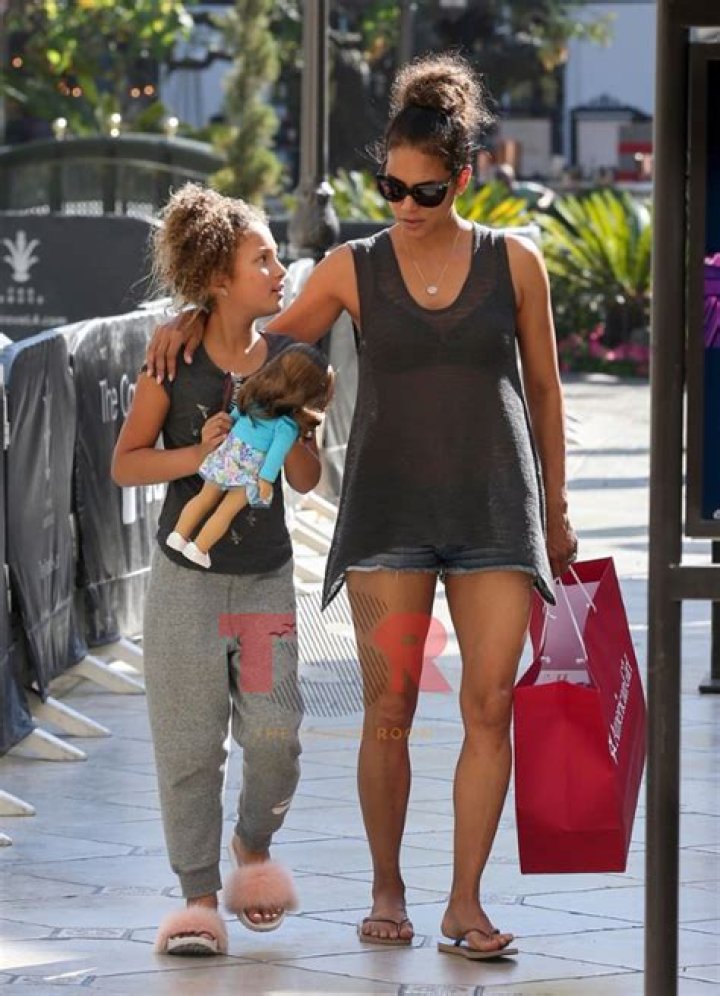 Discover The Unveiled World Of Nahla Ariela Aubry: Halle Berry's Daughter