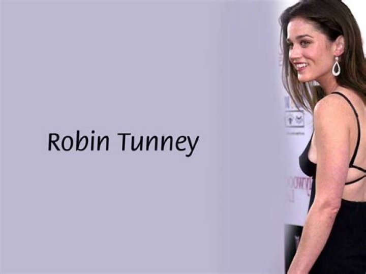 Discoveries In Robin Tunney's Dating History