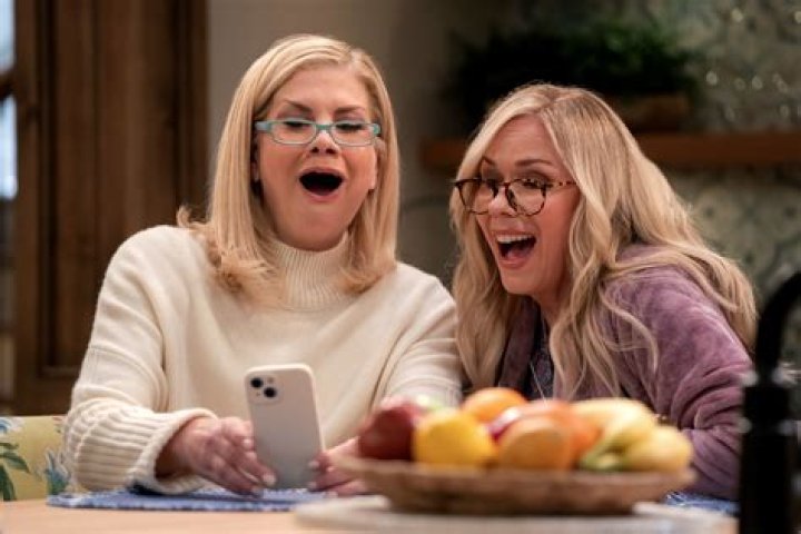 Discovering The Unique Humor Of Leanne Comedian