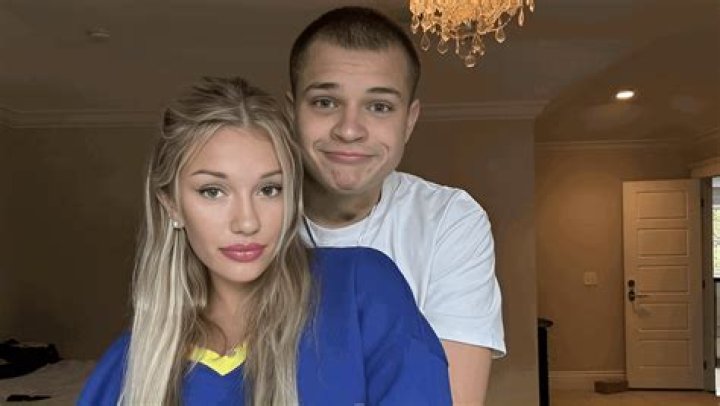 Exploring "How Old Is Jynxzi's Girlfriend"