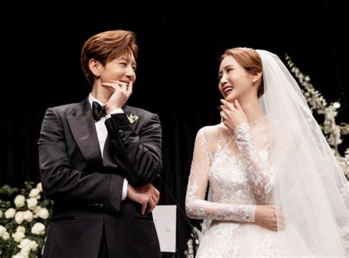 Exploring the Life and Love of Lee Se-hee and Her Husband