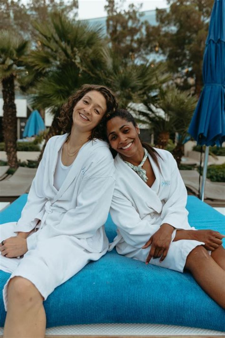 Exploring The Life Of Syd Colson's Girlfriend: A Romantic Journey