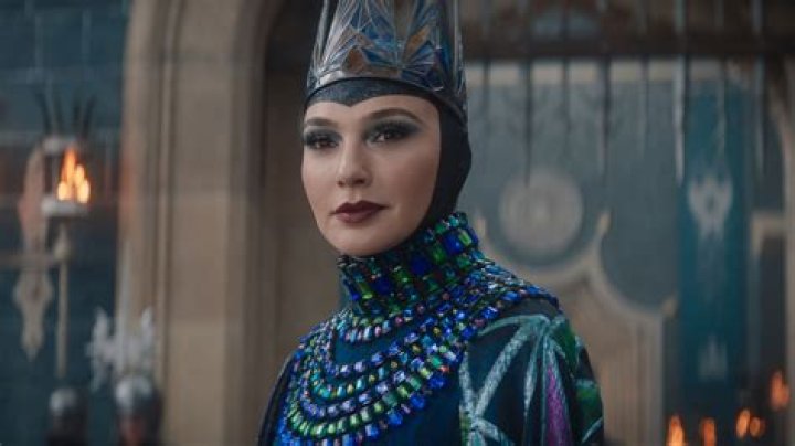 Gal Gadot's Love Life: Relationships, Past And Present