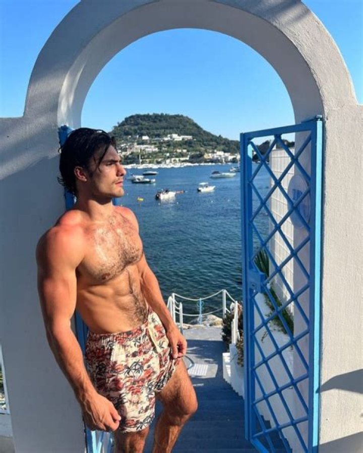 Height, Weight, Net Worth, Age