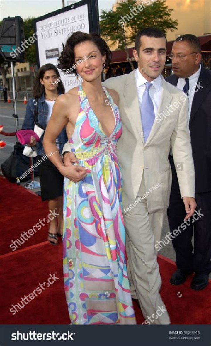 Is Ashley Judd Married - Find Out The Truth