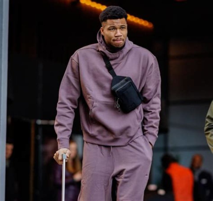 Kanye West's Weight And Height Unveiled