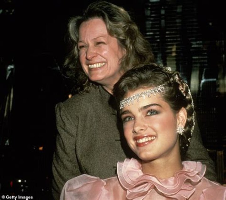 Laura Linney And Brooke Shields' Enduring Friendship