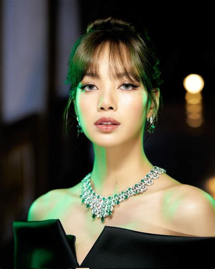 Lisa Manoban: A Global Fashion Icon Redefining the Modeling Industry