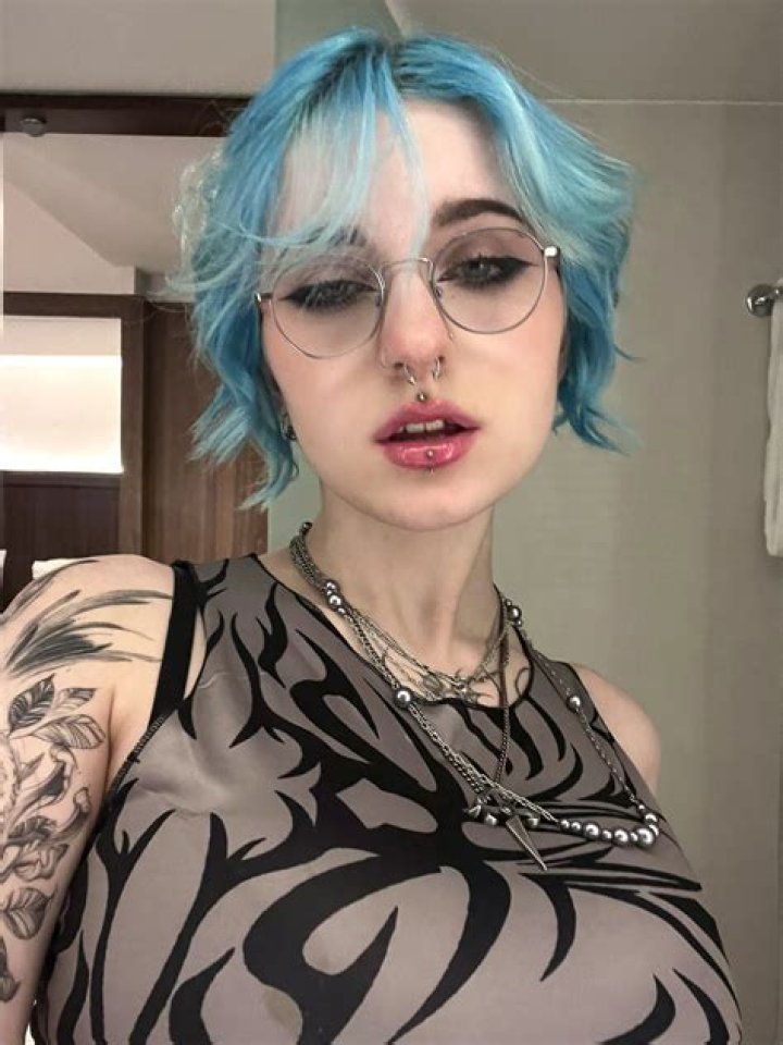 Lyra Crow Leaks: Unraveling the Controversy Surrounding the Viral Sensation