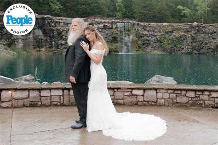 Stunning Married Pictures of Jamey Johnson's Wife: A Journey Through Love and Commitment