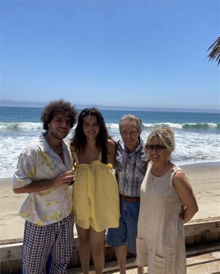 The Fascinating Story Of Selena Gomez's Grandparents: Age And Beyond