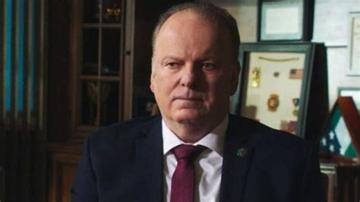 Uncover Robert Clohessy's Net Worth And Income Secrets