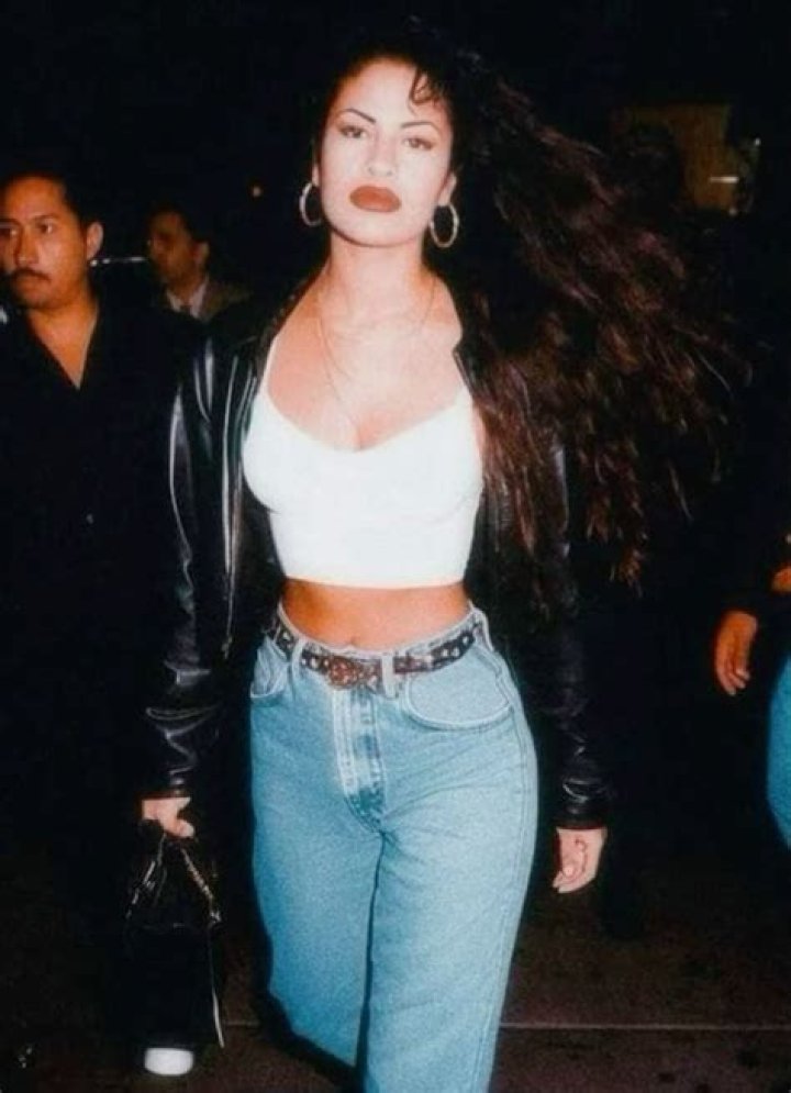 Uncover The Legacy And Symbolism Behind Selena Quintanilla's Iconic Black Outfit