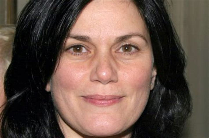 Uncovering The Wealth Of Acting Legend Linda Fiorentino