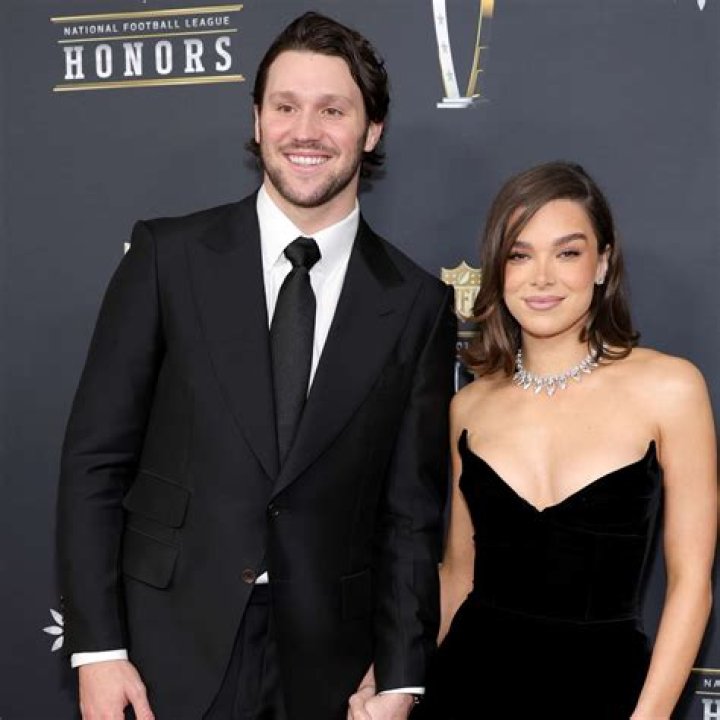 Unraveling The Intricate Web Of Hailee Steinfeld Relationships