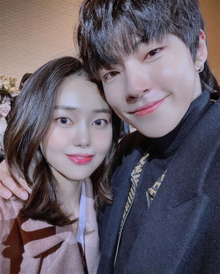 Unraveling The Mystery: Is Hwang In Yeop Dating?