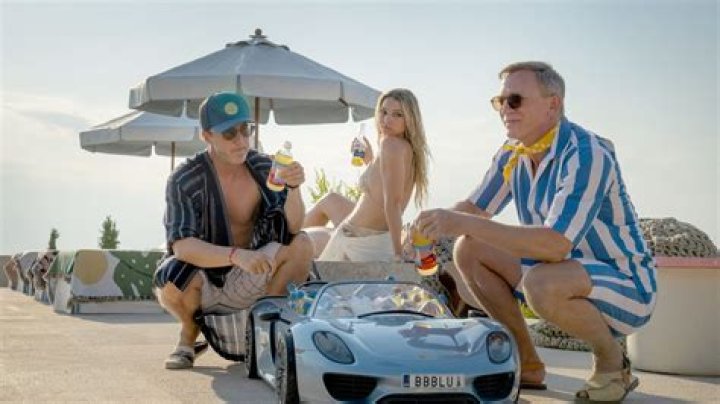 Unveil The Mystery: Who Is Robert Sheehan's Current Love Interest?