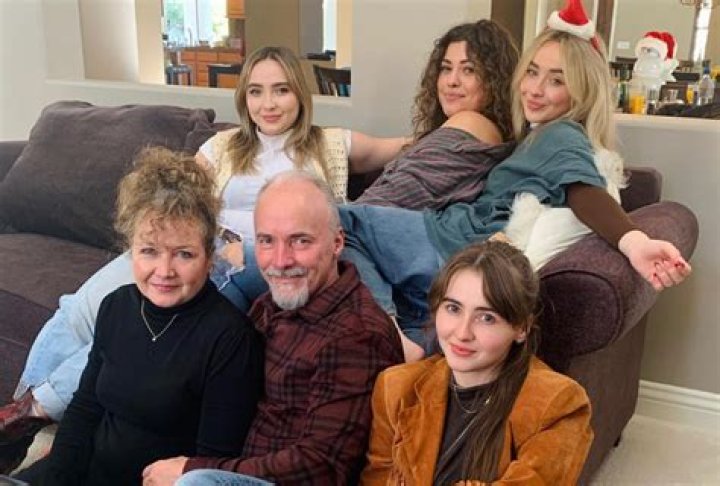 Unveiling The Carpenter Clan: Who Are Sabrina Carpenter's Siblings?