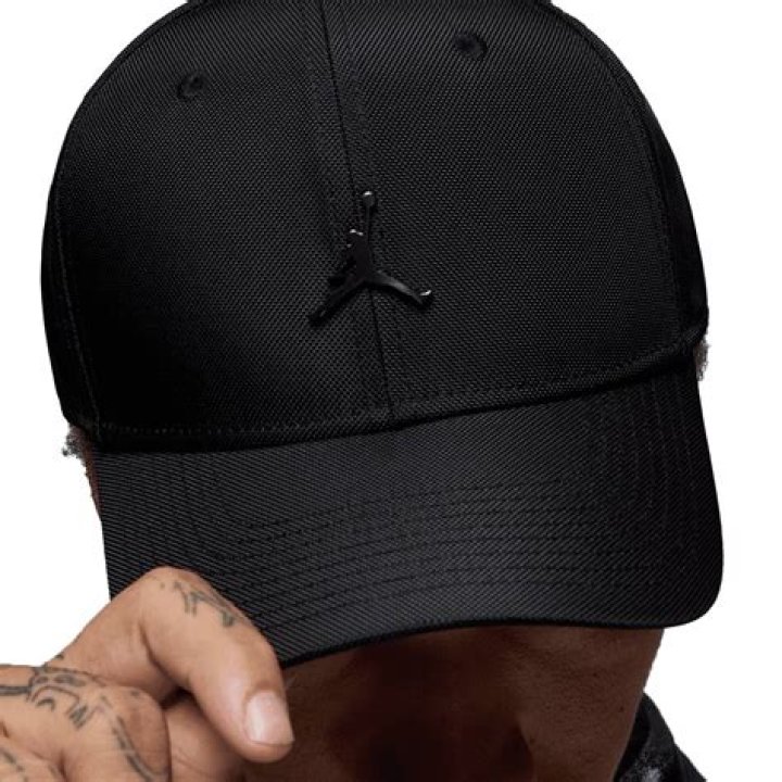 Unveiling The Depth And Soul Of Alejandro Aranda's Artistry