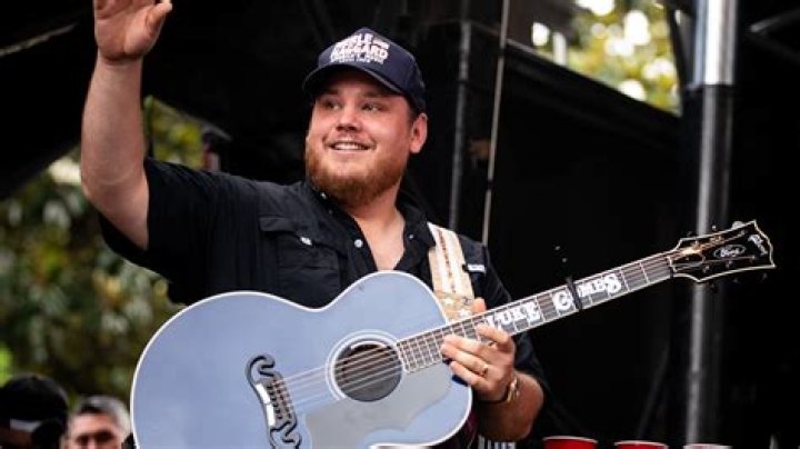 Unveiling The Height Of Luke Combs: How Tall Is This Country Music Star?