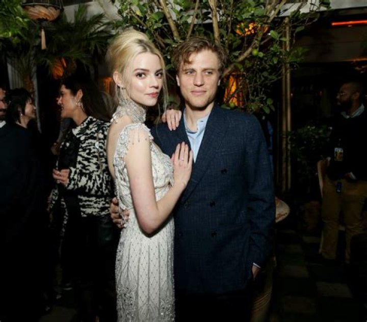 Unveiling The Mystery: Who Is Johnny Flynn's Girlfriend?