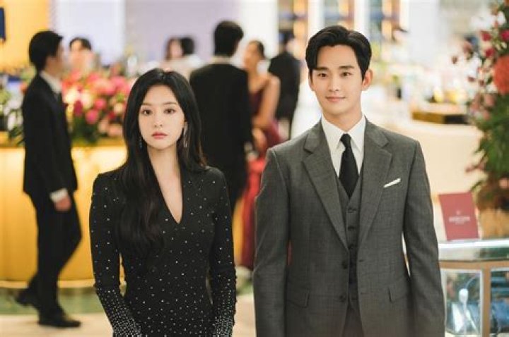 Unveiling The Mystery: Who Is Kim Soo Hyun's Real Wife?