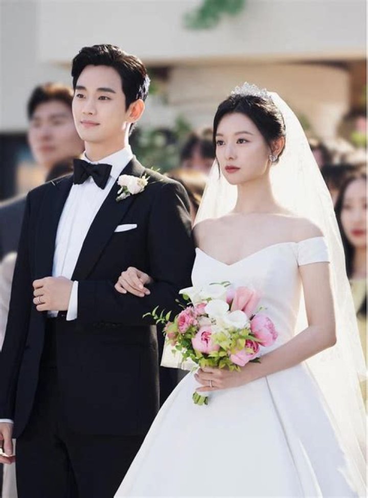 Unveiling The Romance: Seo Ye Ji Dating Kim Soo Hyun