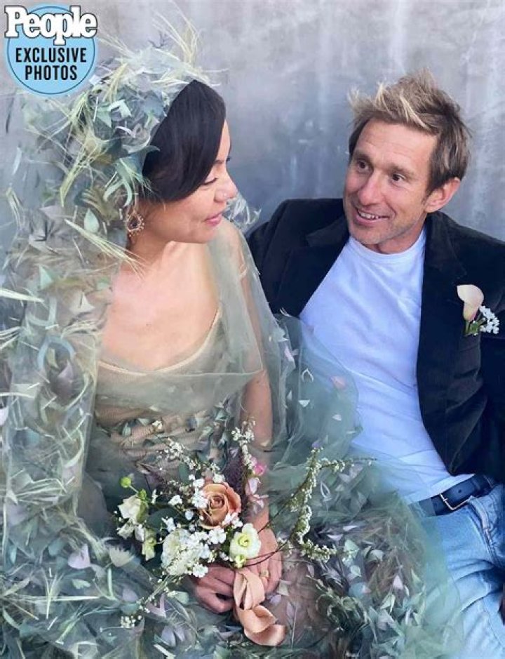 Unveiling The Secrets Of Shanahan Nicole's Remarkable Net Worth