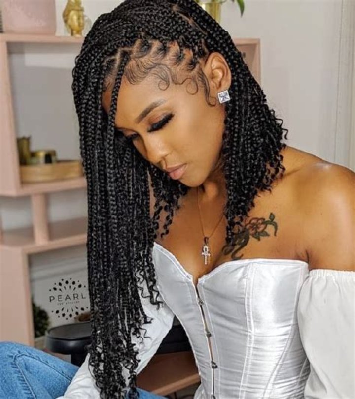 Unveiling The Secrets Of Short Knotless Braids With Curly Ends