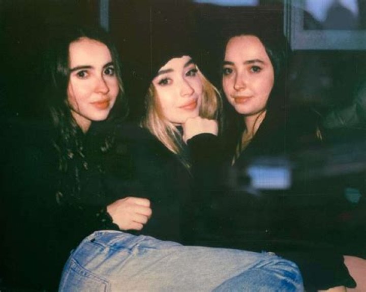 Unveiling The Truth: Does Sabrina Carpenter Have A Twin Sister?